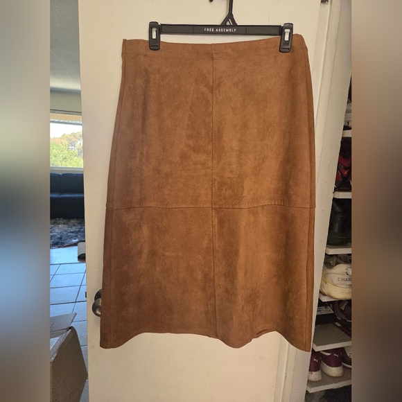 Max Studio Suede Autumn Skies Midi Skirt - Picture 3 of 8